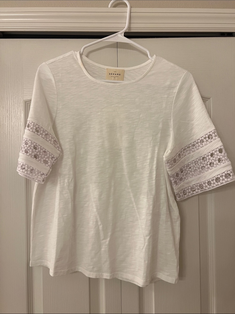 Sezane Hortense White eyelet sleeve Tee
NWT, Size M
Smoke free, cat free home - Picture 6 of 8